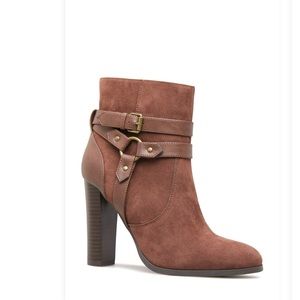 Classic boots with heels